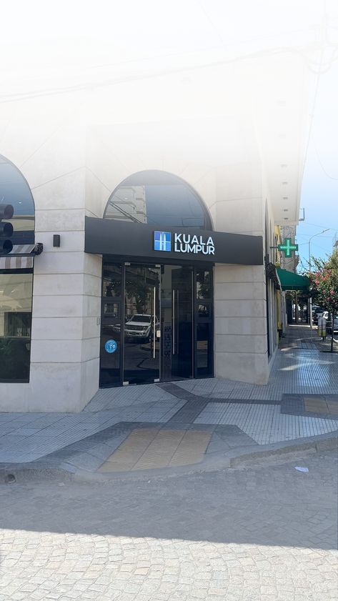 Frente de la Farmacia Kuala Lumpur